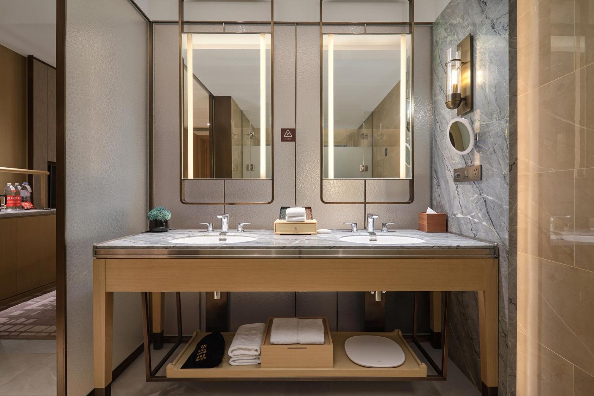 Dongguan Dongcheng International Hotel - Free Shuttle Buses For Executive Room Guests During Canton Fair Kültér fotó