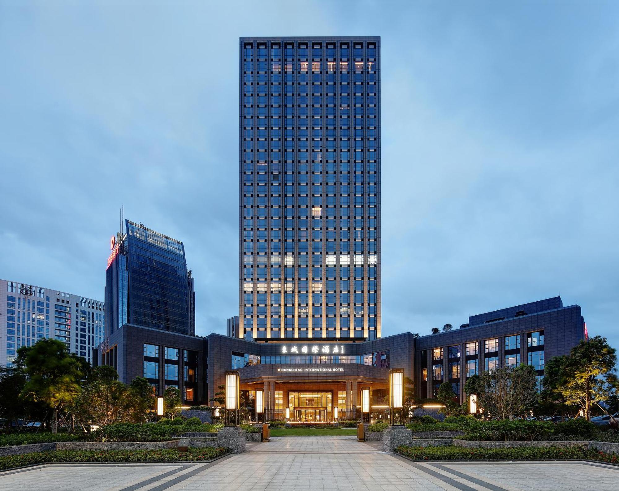 Dongguan Dongcheng International Hotel - Free Shuttle Buses For Executive Room Guests During Canton Fair Kültér fotó