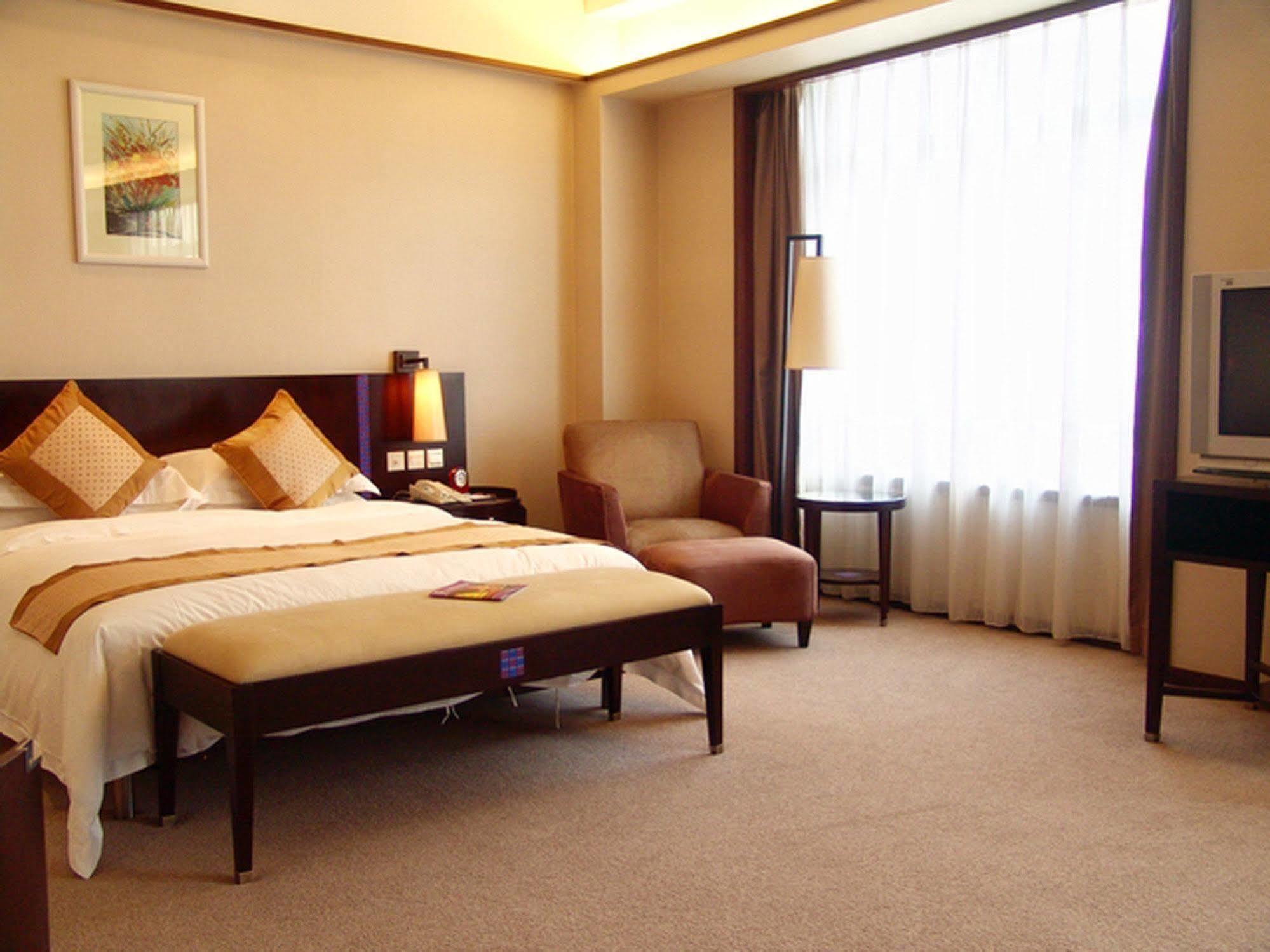 Dongguan Dongcheng International Hotel - Free Shuttle Buses For Executive Room Guests During Canton Fair Kültér fotó