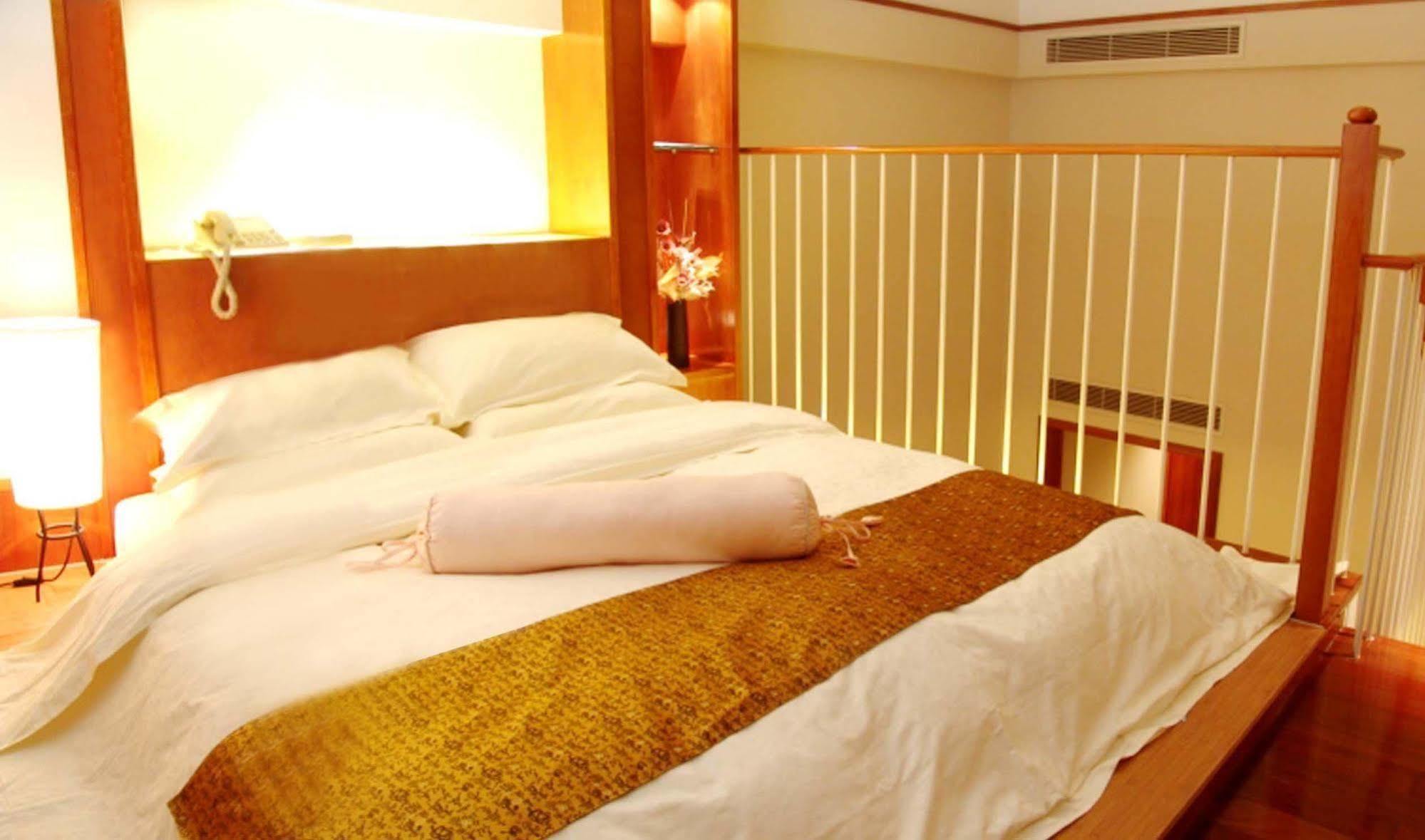 Dongguan Dongcheng International Hotel - Free Shuttle Buses For Executive Room Guests During Canton Fair Kültér fotó